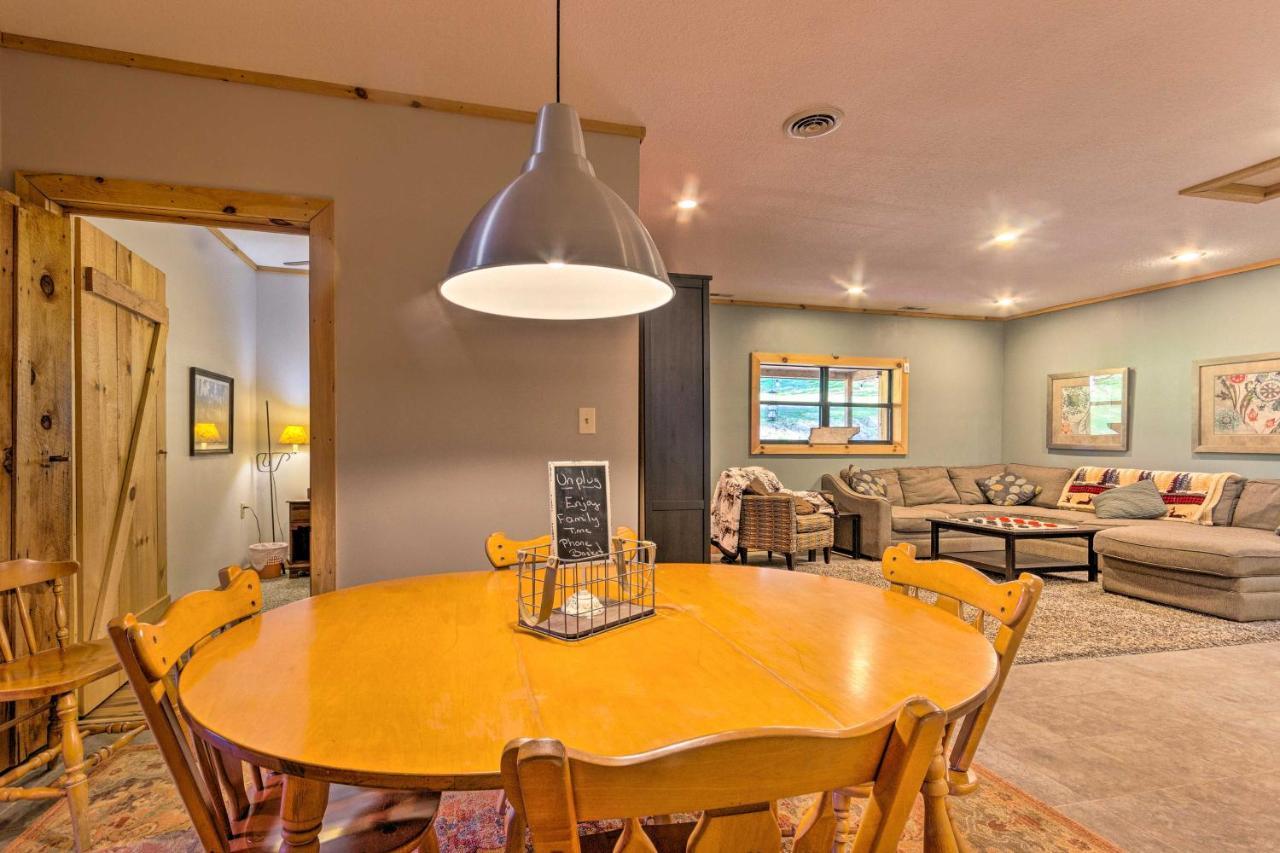 Pet-Friendly Blue Ridge, Cherokee Forest Retreat! Greeneville ภายนอก รูปภาพ