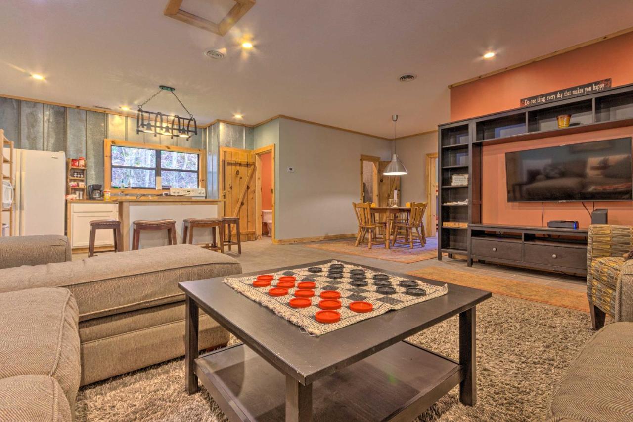 Pet-Friendly Blue Ridge, Cherokee Forest Retreat! Greeneville ภายนอก รูปภาพ
